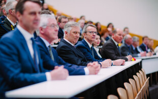 Philippe de Belgique à l'université Saint-Louis à Bruxelles