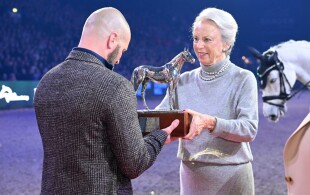 Benedikte de Danemark au centre équestre à Hering