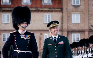 Frederik de Danemark au château de Rosenborg pour la cérémonie de l'horloge