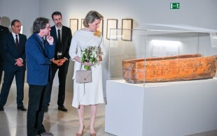 Mathilde de Belgique aux Musées royaus d'Art et d'Histoire à Bruxelles pour l'exposition Expédition d'Egypte
