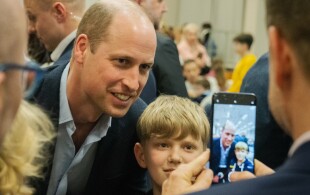 Le prince de Galles rencontre des réfugiés ukrainiens en Pologne