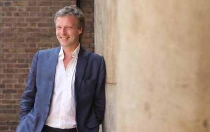 Hugo Burnand à Clarence House, à Londres, le 30 avril 2011. 