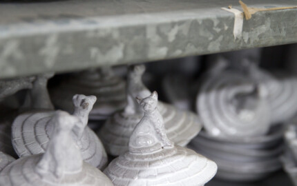 Dans les ateliers Astier de Villatte à Paris pour le magazine Point de Vue