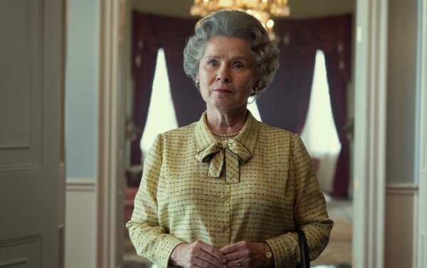 Élisabeth II incarnée par Imelda Staunton 