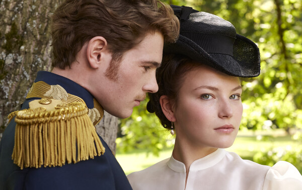 L'actrice Devrim Lingnau incarne Sissi dans la nouvelle série de Netflix, L'Impératrice. 