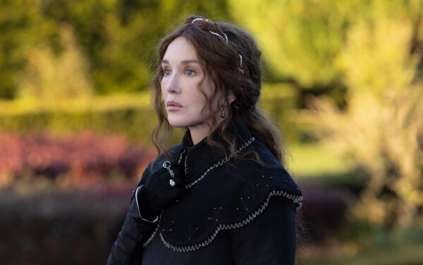 Isabelle Adjani incarne Diane de Poitiers dans la nouvelle création de Josée Dayan, diffusée sur France 2 les 7 et 14 novembre 2022. 