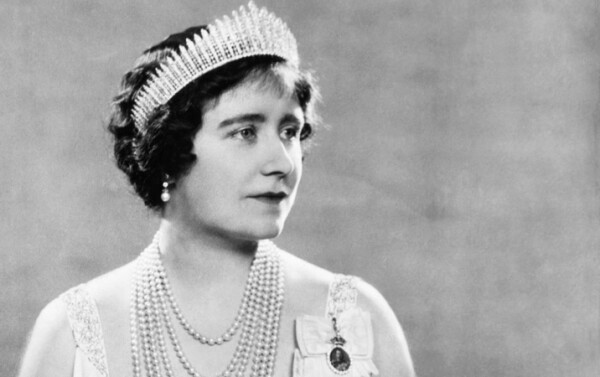 La reine Elizabeth, grand-mère de l’actuel roi Charles III, vers 1937. 