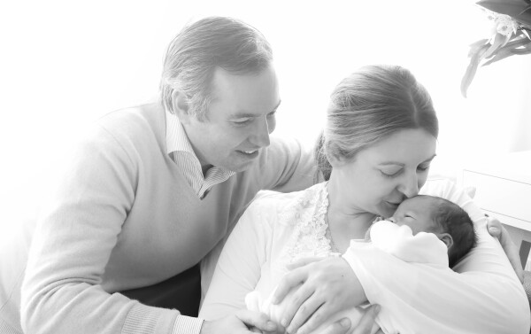 Stéphanie et Guillaume de Luxembourg avec leur deuxième fils, le prince François de Luxembourg. 