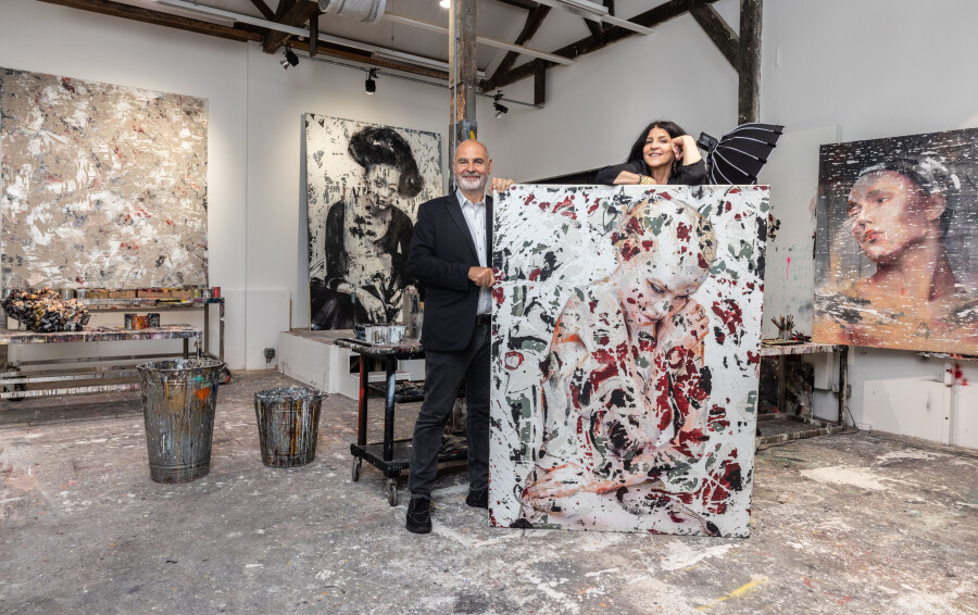 Depuis 15 ans, Gilles Dyan présente des oeuvres de Lita Cabellut dans les treize espaces d'Opera Gallery. L'un et l'autre ont connu un parcours atypique et s'entendent à merveille.