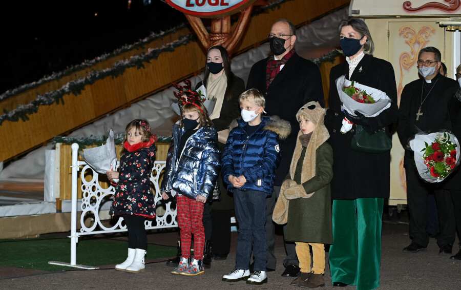 Jacques et Gabriella de Monaco à l'inauguration du village de Noël à Monaco le 3 décembre 2021.