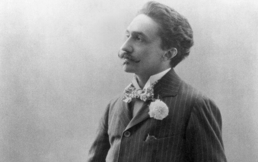 Portrait photographique du comte Robert de Montesquiou par Nadar.