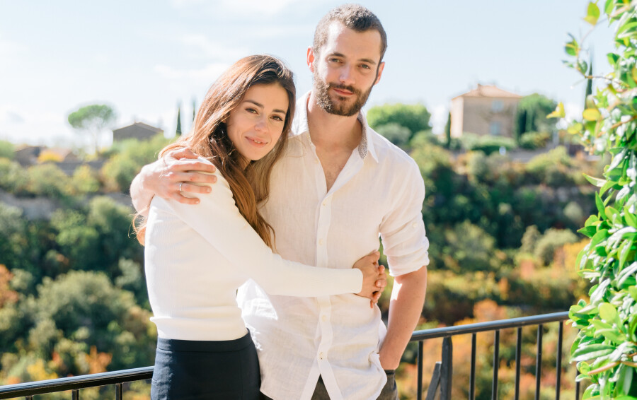 Louis et Natali Sarkozy le jour de leur mariage à Gordes, le 24 septembre 2022.