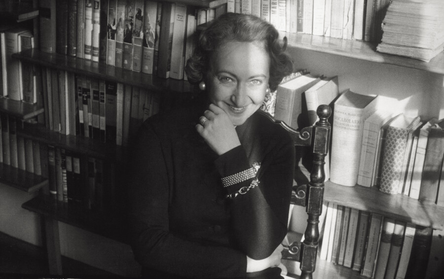 Alba de Céspedes à Milan en janvier 1957.