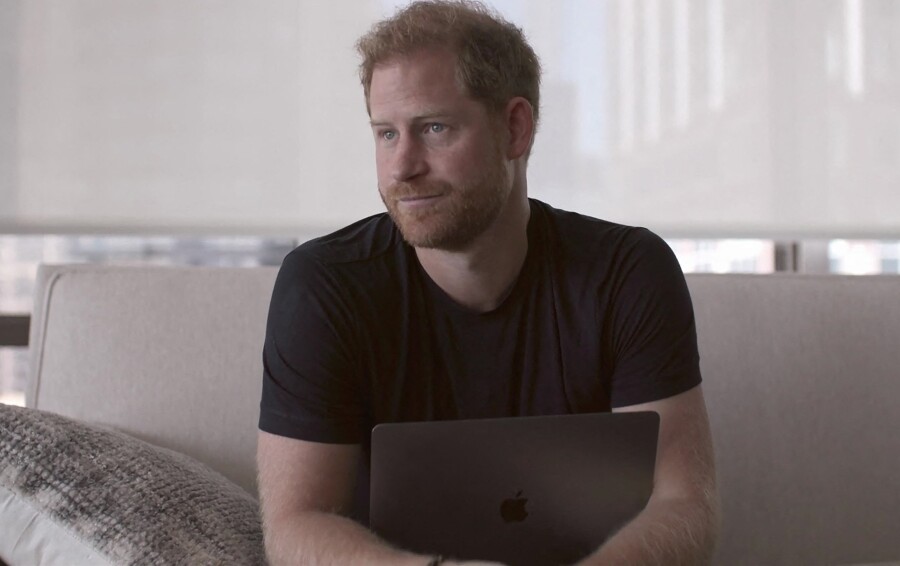 Le prince Harry dans...
                                        <div id=
