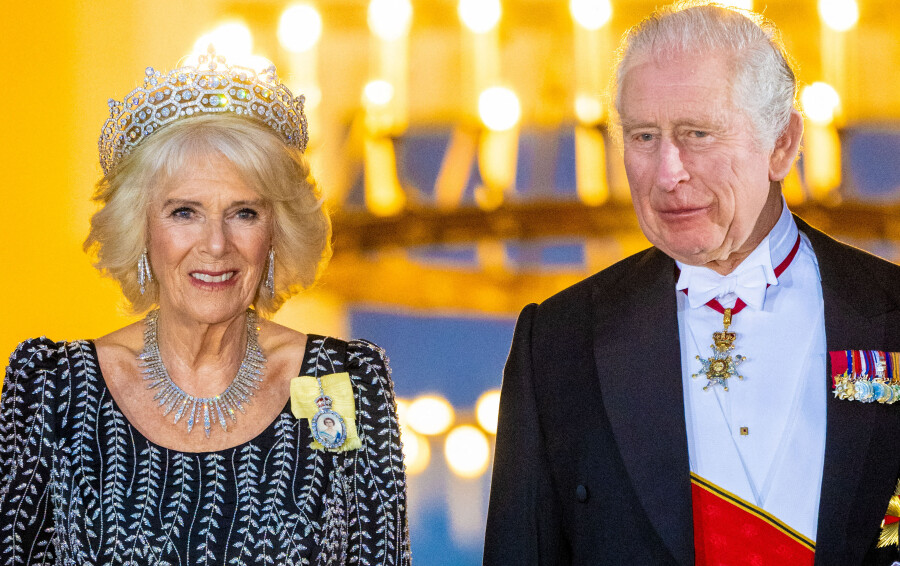 Camilla et Charles le 29 mars 2023 pendant le banquet d'État donné en l'honneur du couple souverain britannique en visite officielle en Allemagne.