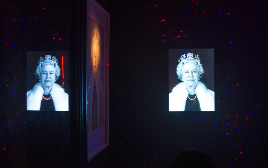 "Lightness of Being" de l'artiste Chris Levines au Sketch Mayfair le 15 novembre 2015 à Londres, au Royaume-Uni.