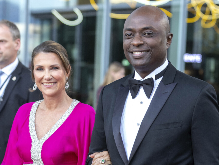 Märtha Louise de Norvège et Shaman Durek au dîner de gala du gouvernement de Norvège pour les 18 ans de la princesse Ingrid Alexandra, le 16 juin 2022.