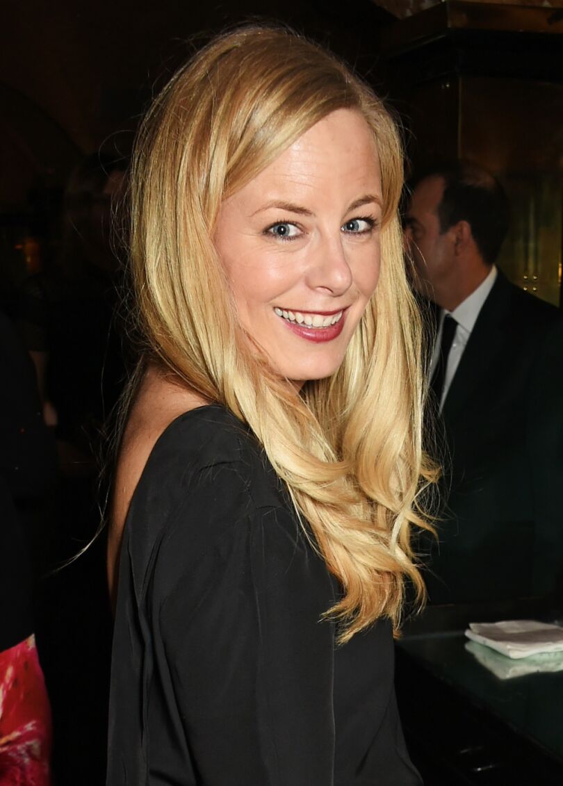 Après une première rupture avec sa petite amie en 2009, la presse tabloïd britannique fait ses gros titres avec la brève idylle du prince Harry avec Astrid Harbord. La jeune femme est en fait une très bonne amie qui partage avec lui le goût de la fête