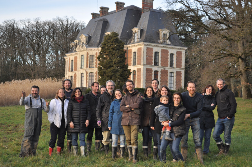 À Laval, le château de la Mazure accueille une maraîchère, qui fournit des paniers de légumes aux adhérents de "la Grande Famille".