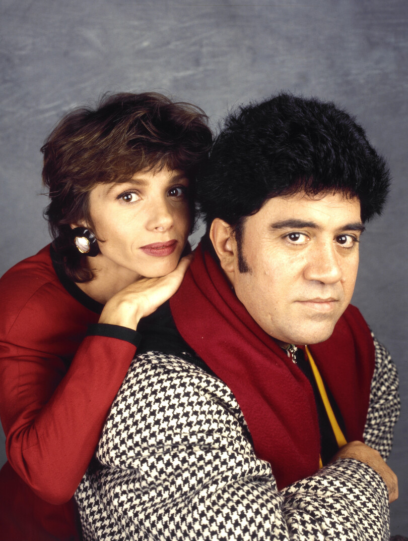 Victoria Abril et Pedro Almodóvar à Paris en février 1992. Le réalisateur a fait jouer Victoria Abril dans trois films.