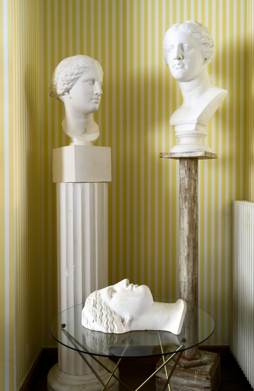 Chez Marin Montagut, les papiers peints proviennent de la marque Farrow & Ball.