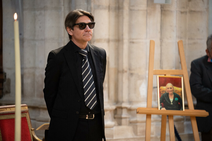 Alexis Francis-Boeuf lors des funérailles de sa mère, Micaela d'Orléans, le 22 mars 2022, à Paris.