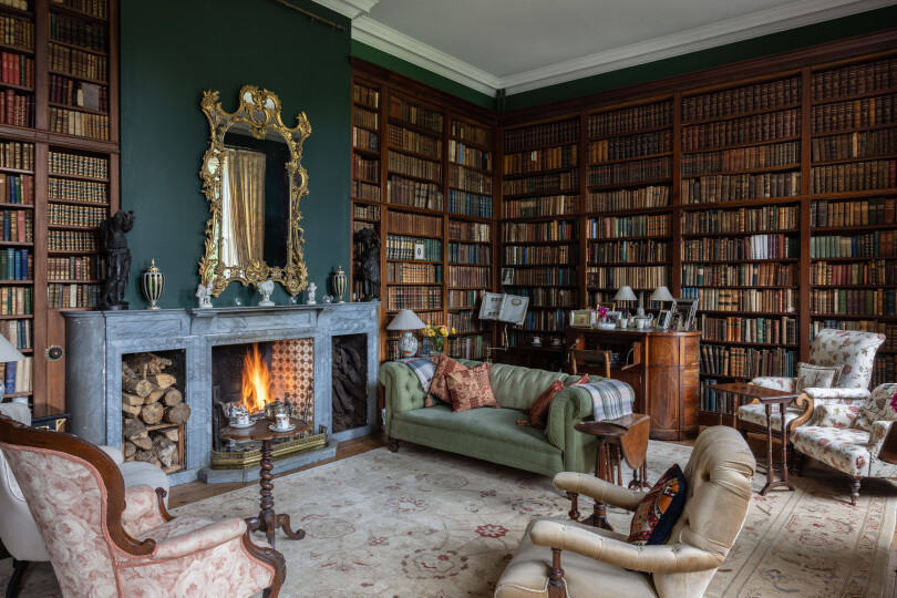 La bibliothèque de Clonalis House, avec son impressionnante collection de livres.