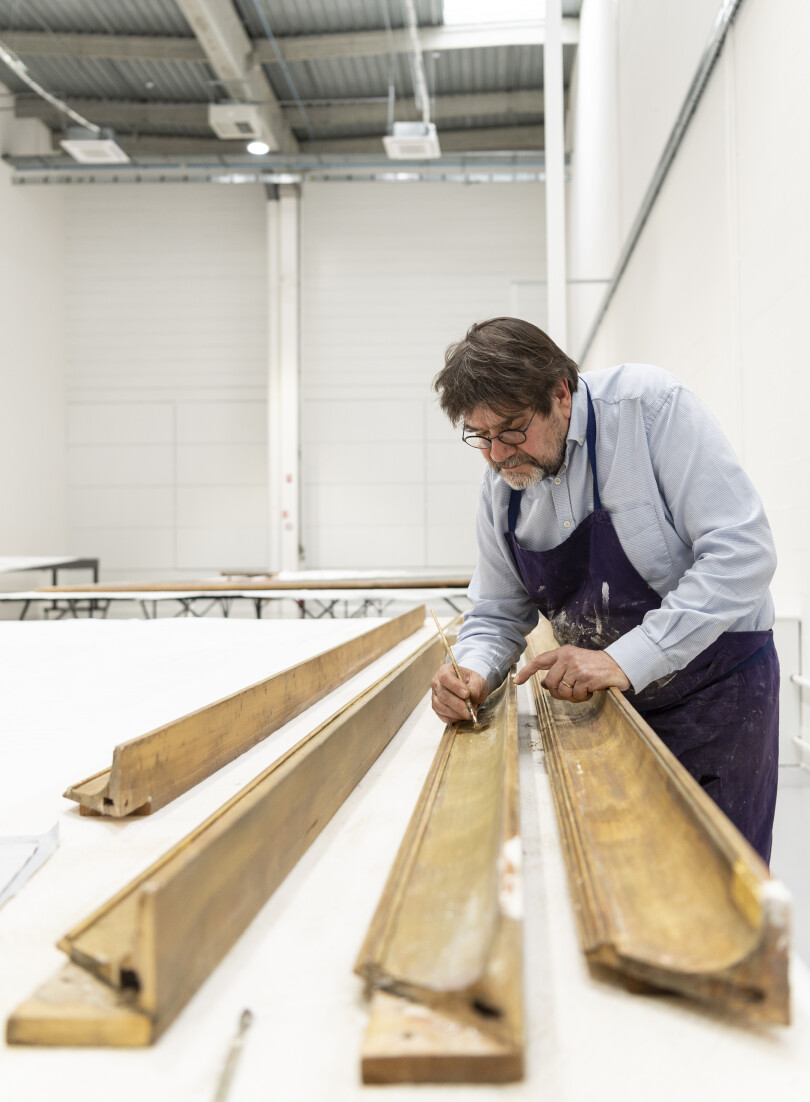 Chantier de restauration des tableaux de la cathédrale Notre-Dame de Paris.