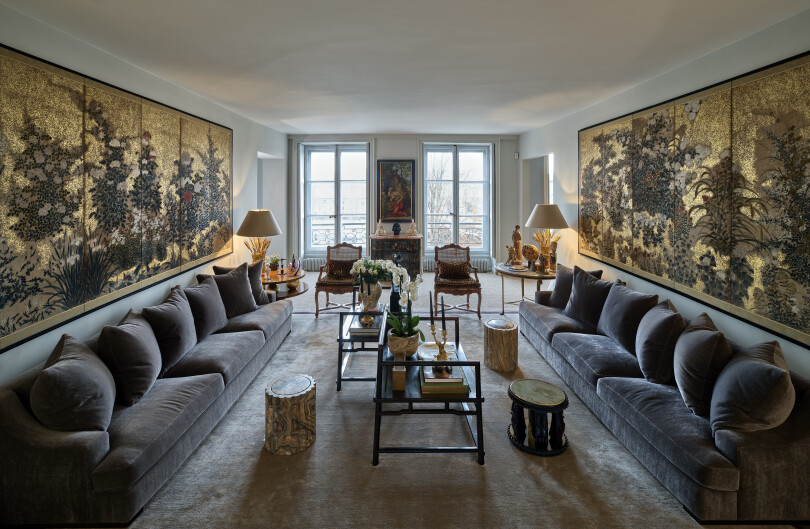Le salon d’Amin Jaffer. Aux murs, deux paravents japonais du XVIIIe siècle de l’école Rimpa.