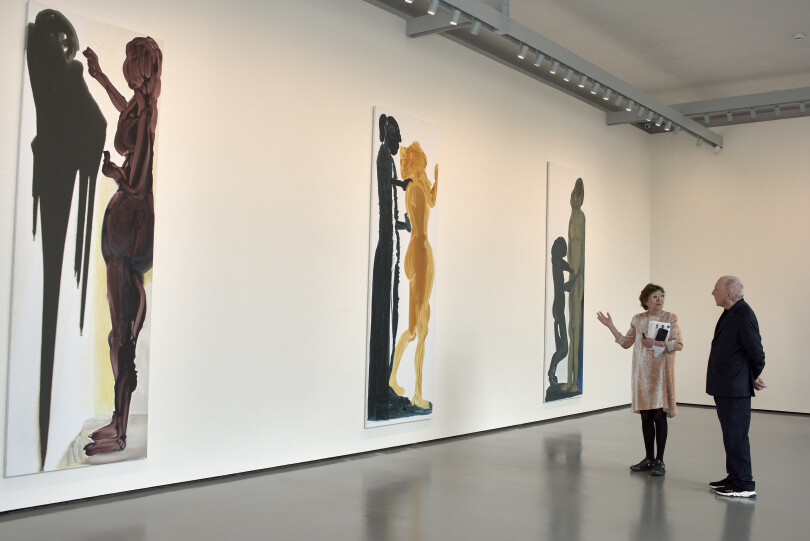 Caroline Bourgeois présente à François Pinault trois huiles sur toile aux allures de sculptures: La Chambre double (2018), Temps et Chimère et Le Making-of (les deux en 2020).