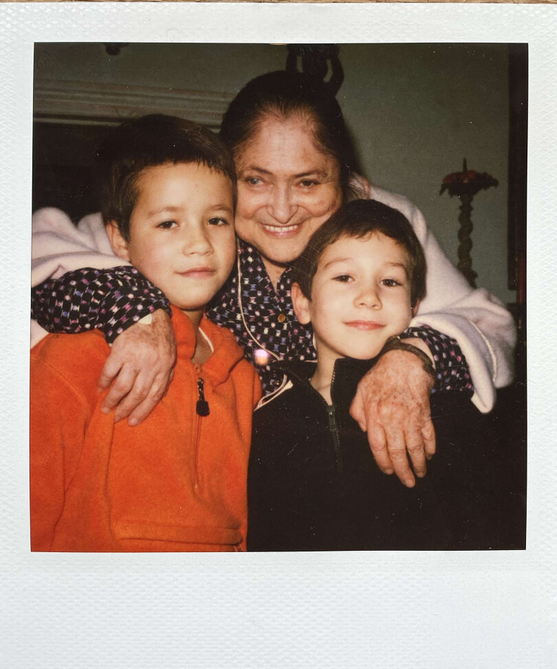 Dina Vierny avec ses petits-fils Pierre et Alexander Lorquin.