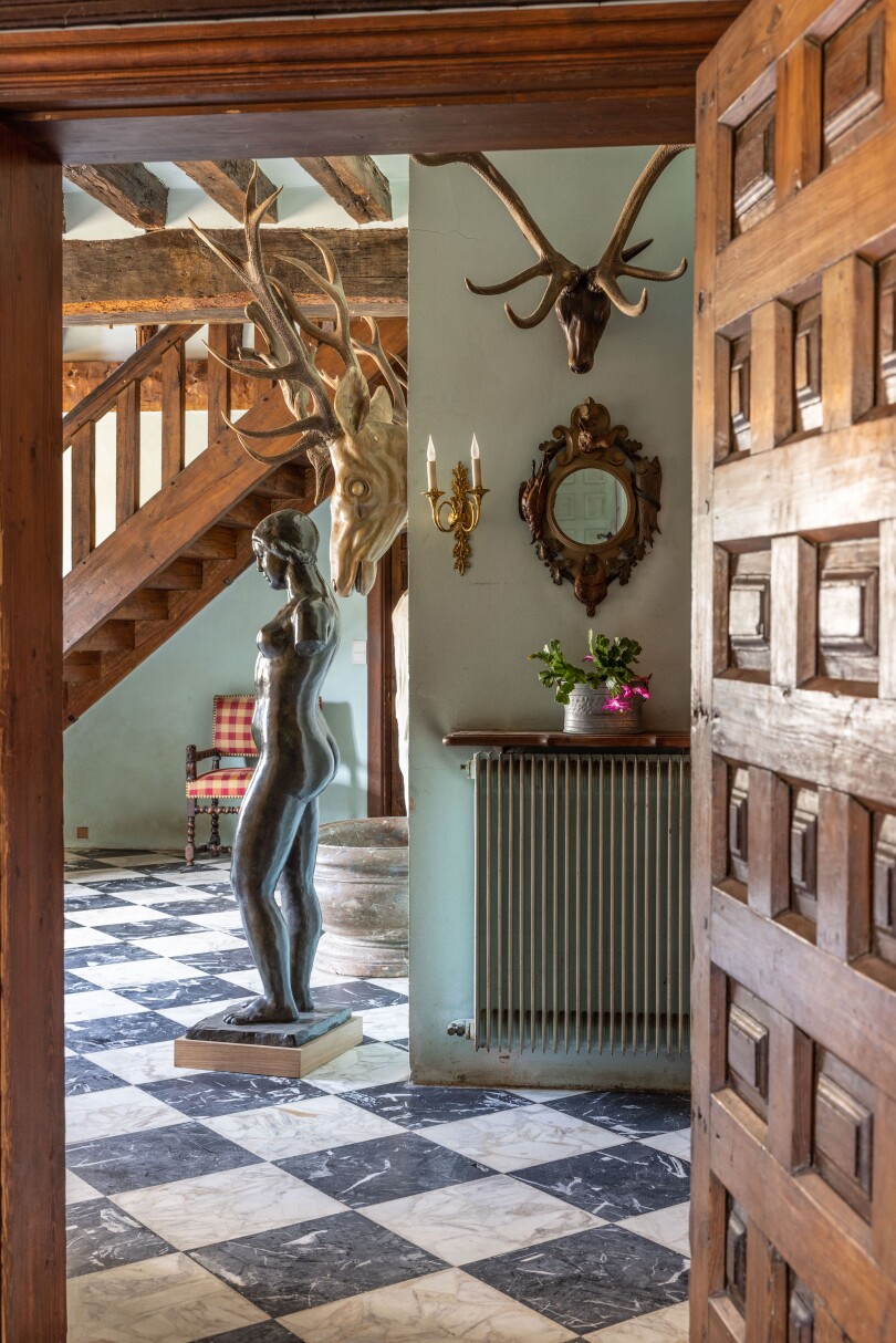 L'entrée de la maison de Dina Vierny, dans les Yvelines.