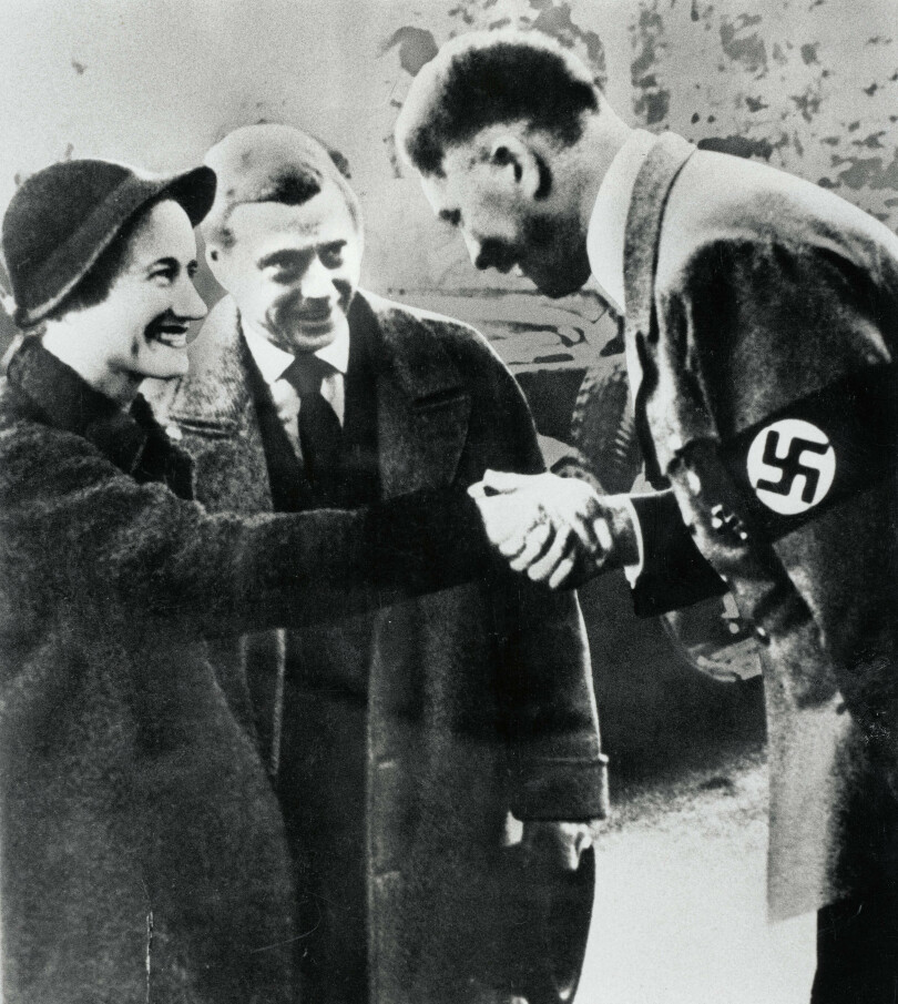 Édouard VIII, Wallis Simpson et Adolf Hitler en Allemagne, le 22 octobre 1937.