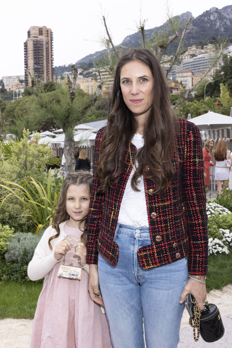 Premier défilé pour la petite India Casiraghi avec sa maman Tatiana Santo Domingo.