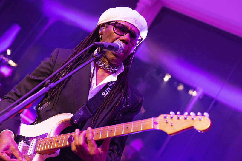 Le guitariste de Chic, Nile Rodgers, qui a donné un concert privé à l’after party.