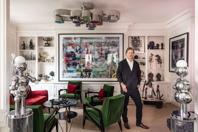 Lorenz Bäumer dans son appartement parisien.