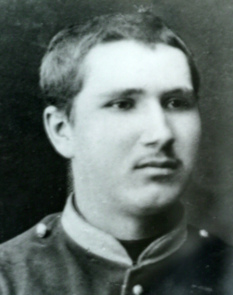 Admis à Saint-Cyr, Charles signe en octobre 1876, à Nancy, son engagement volontaire.