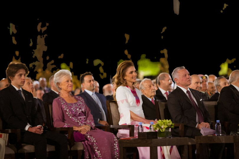 Les souverains et la princesse Muna, mère du roi, née Antoinette Gardiner, le jour de la fête nationale.