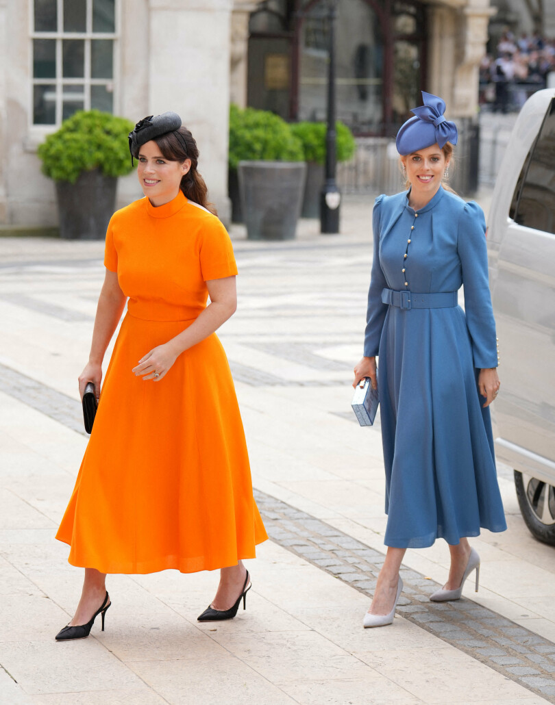 Eugenie et Beatrice d'York à la messe d'action de grâce en l'honneur des 70 ans de règne d'Élisabeth II, à Saint-Paul, le 3 juin 2022.