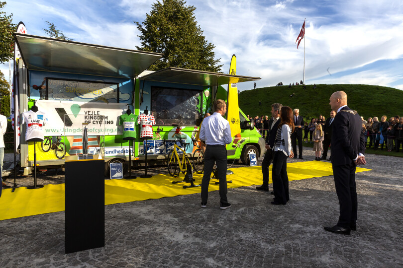 Le prince héritier Frederik et la princesse héritière Mary de Danemark à Jelling le 25 septembre 2021.