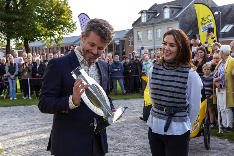 Le prince héritier Frederik et la princesse héritière Mary de Danemark à Jelling le 25 septembre 2021.