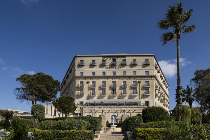 L’hôtel Phoenicia, où étaient organisés les bals auxquels se rendaient Élisabeth et Philip, a été construit par la famille Strickland.
