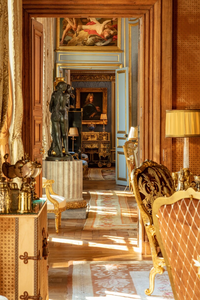 L’enfilade des salons du rez-de-chaussée autrefois occupé par le baron et la baronne Guy de Rothschild.