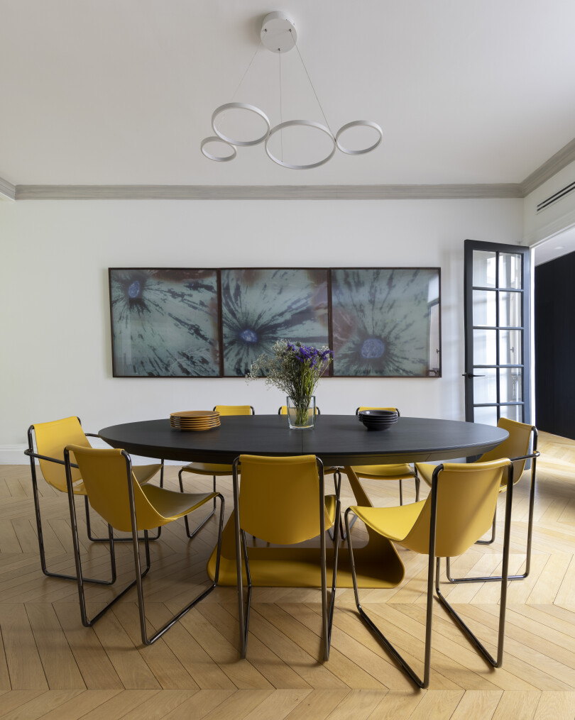 L'appartement parisien de la galeriste Lara Sedbon.