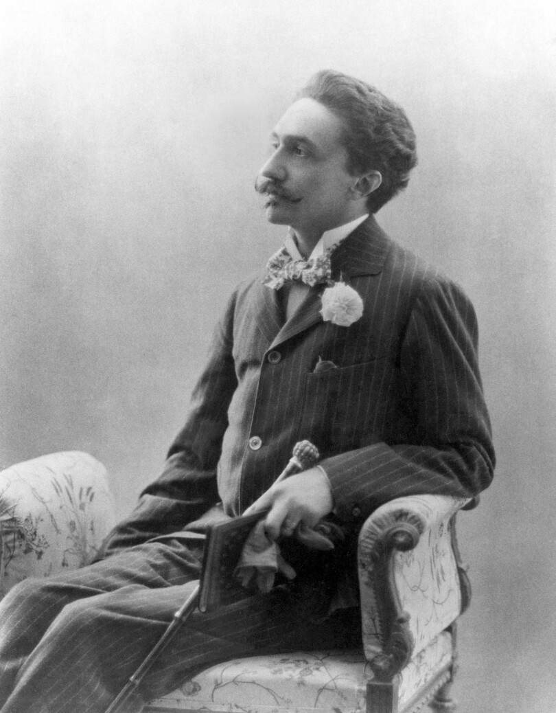 Portrait photographique du comte Robert de Montesquiou par Nadar.