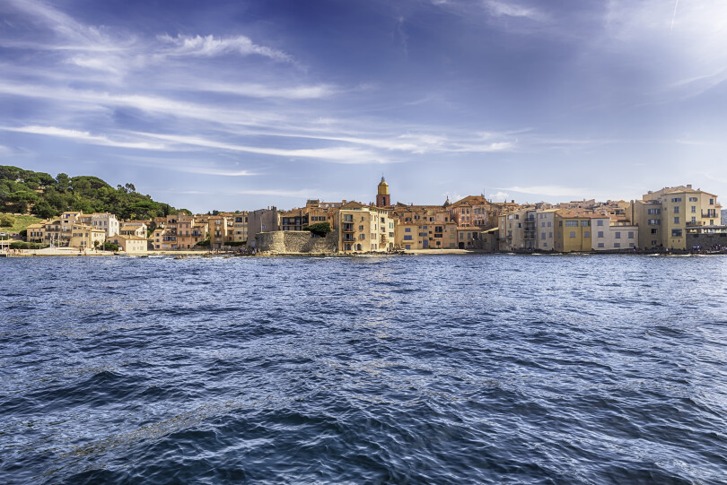 Vue panoramique sur la ville de Saint-Tropez.