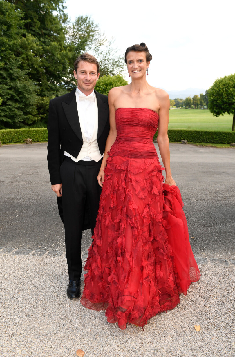 La comtesse Margherita d’Arco-Zinneberg et son époux Charles Green ont assisté au mariage d'Anna de Lobkowicz et d'Albrecht von und zu Eltz le 16 juillet 2022.