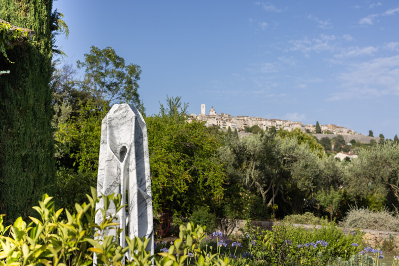 Chez Arik Levy et Zoé Ouvrier à Saint-Paul-de-Vence.