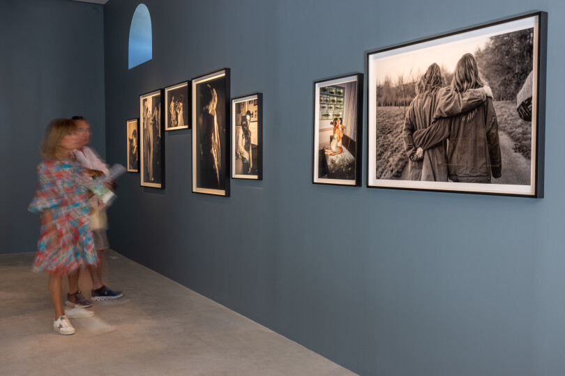 Pour son exposition Moment of Affection, au Château La Coste, en Provence, Mary McCartney a choisi une atmosphère intimiste.