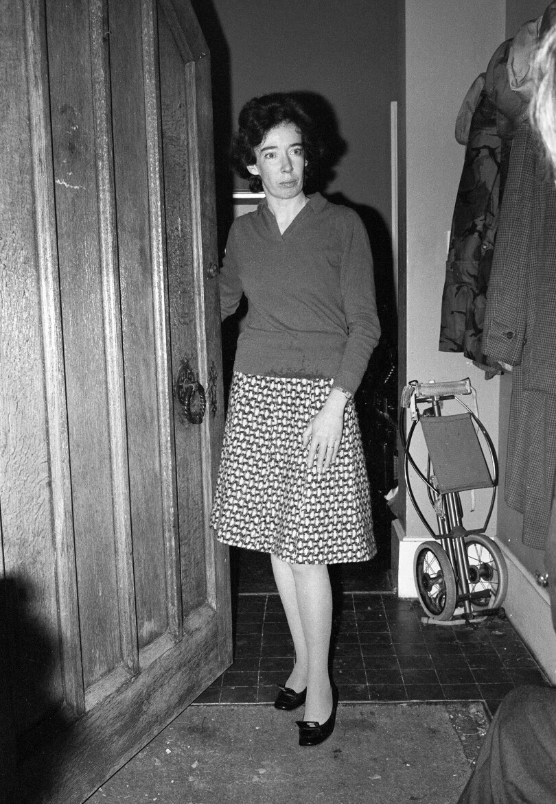 Susan Maxwell-Scott, photographiée chez elle en novembre 1974, est la dernière personne à avoir vu John Bingham vivant.